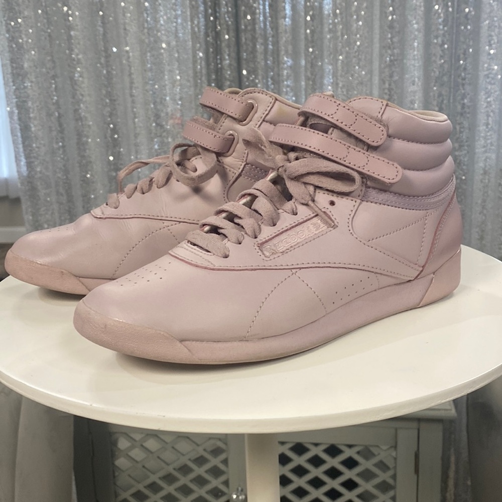 Size 7 1/2 hitop Reebok Freestyle Lavandar Sneakers